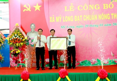 Dong Thap Certifies Eight Communes Meeting New Countryside Standards